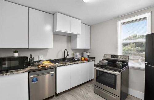 Mexicantown - Southwest Detroit Apartamento | 🎯 Perfect Detroit Launchpad Stylish 3BR with Chef's Kitchen & Fast WiFi