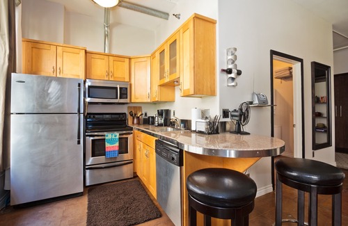 Historic Core Condominio | Perfecto DTLA Loft en primavera y séptimo! ¡31 noches o más!