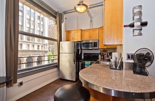 Historic Core Condominio | Perfecto DTLA Loft en primavera y séptimo! ¡31 noches o más!