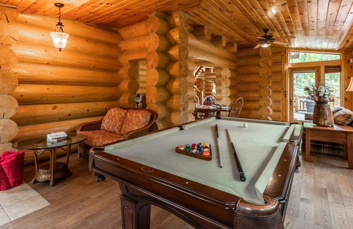 Riviere-Rouge Chalet De Esquí | Chalet Ty Rhuddin - Retiro lujoso de troncos