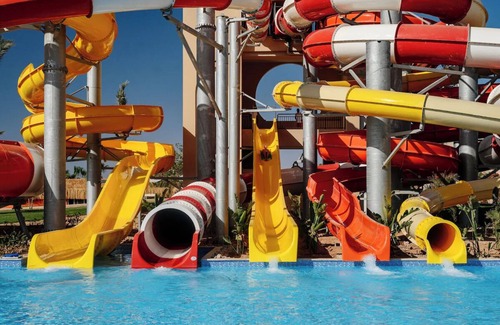 Sharm El Sheikh Complejo | Perfect Family Getaway l Waterpark, Pool, Private Beach & Theater Show