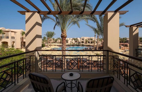 Sharm El Sheikh Complejo | Perfect Family Getaway l Waterpark, Pool, Private Beach & Theater Show