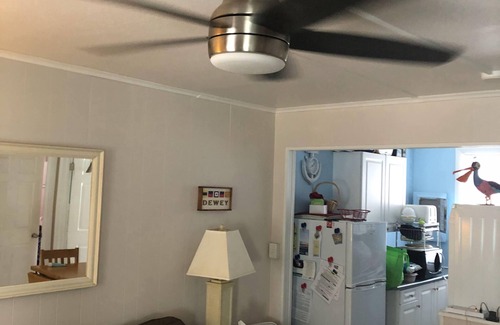 Dewey Beach Condominio | Perfect Family-Friendly Condo 5 Houses from the Ocean on the Beach Block Dewey