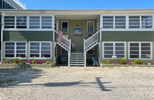 Dewey Beach Condominio | Perfect Family-Friendly Condo 5 Houses from the Ocean on the Beach Block Dewey