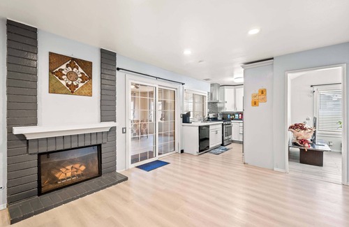 Ontario Casa | Perfect Family Getaway w Garden Near ONT Airport