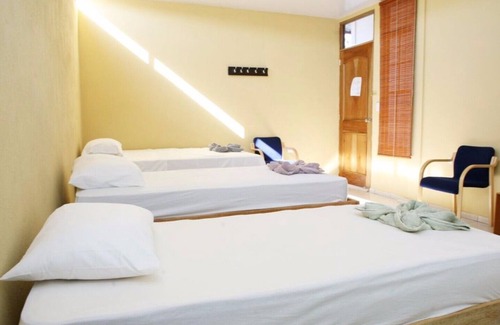 Managua Cama Y Desayuno | Perfect Family Room for 3 guests!