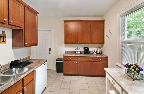 Waukegan Apartamento | Perfect family spot near Great Lakes Naval Base!