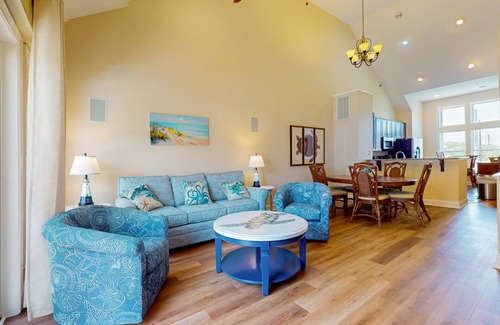 Bermuda Bay Condominio | Perfect Family Getaway with Full Kitchen, Wifi and Community Amenities