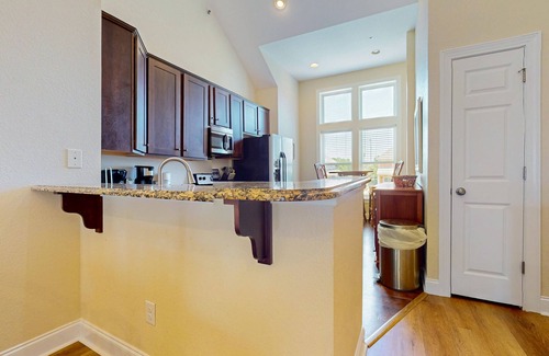Bermuda Bay Condominio | Perfect Family Getaway with Full Kitchen, Wifi and Community Amenities