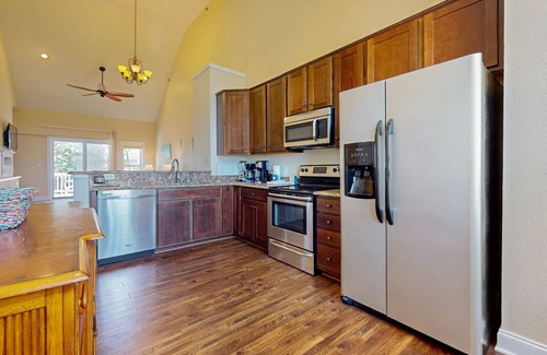 Bermuda Bay Condominio | Perfect Family Getaway with Full Kitchen, Wifi and Community Amenities