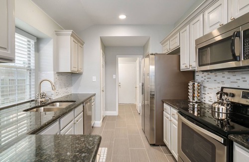 Lewisville Casa | Perfect Flower Mound location- UPDATED 3 BR- Free EV Charging!