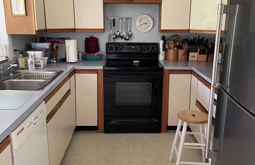 Brewster Cabaña | New Listing in Brewster - 3 beds, 2 baths, 0.2 mile walk to Private Beach