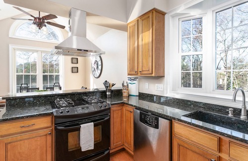 Leicester Casa | Perfect for family! Luxurious home ~ 20mins to Asheville!