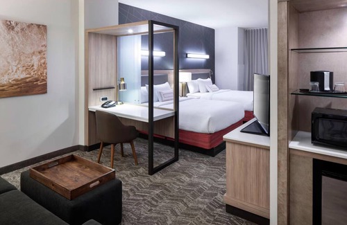 Clearwater Beach Hotel | Perfect for Groups! 2 Units, Outdoor Pool, Complimentary Breakfast, Pets Allowed
