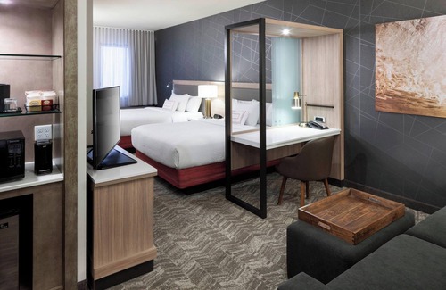 Clearwater Beach Hotel | Perfect for Groups! 2 Units, Outdoor Pool, Complimentary Breakfast, Pets Allowed