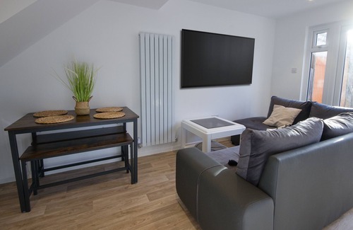 Luton Casa | Perfect for Hospital staff/Contractors/Relocators