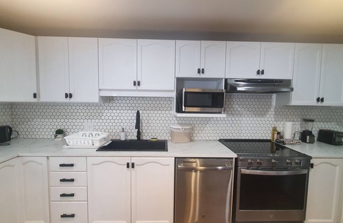 Kingston Casa | Home-Like 2Bedroom Private Unit - Amazing Value