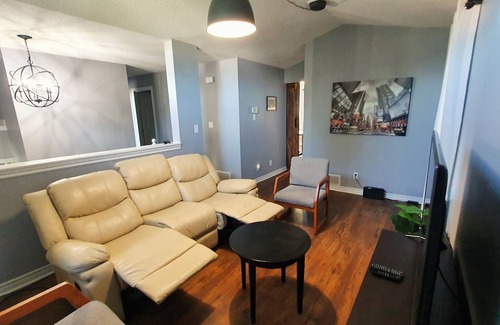 Kingston Casa | Home-Like 2Bedroom Private Unit - Amazing Value