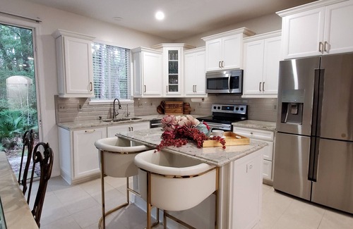 Northside Casa | Perfect for Monthly Stays Townhome 5 Min to Jax International Airport