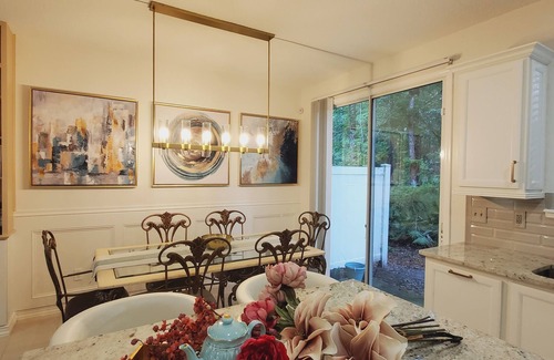 Northside Casa | Perfect for Monthly Stays Townhome 5 Min to Jax International Airport