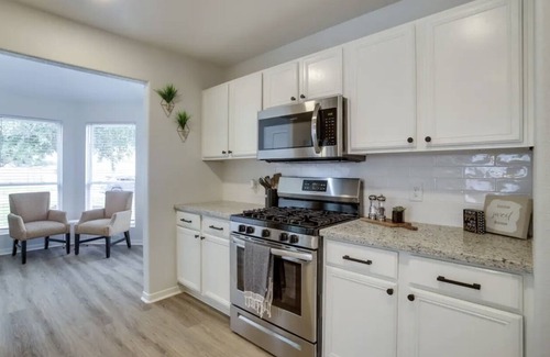 Rosenberg Casa | Perfect for Nurses or Vacation. 1.3 miles from the new Fort Bend Epicenter!!