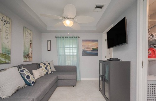 Palm Harbor Casa | Perfect GetawaY at Beach Bliss - Pet Friendly!
