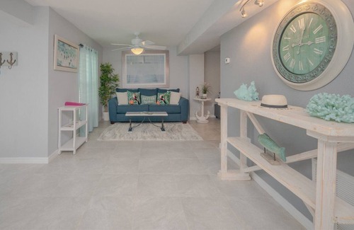 Palm Harbor Casa | Perfect GetawaY at Beach Bliss - Pet Friendly!