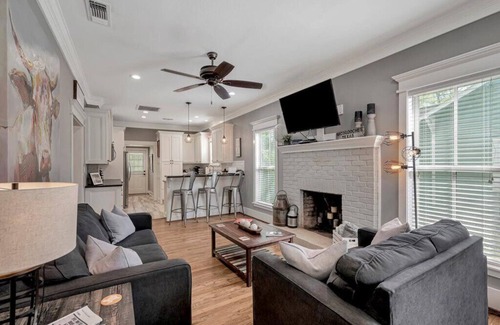 Nacogdoches Casa | casa con encanto situado en el centro de SFA minutos del campus y el centro histórico.