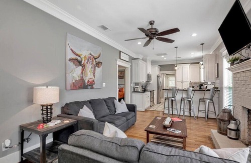 Nacogdoches Casa | casa con encanto situado en el centro de SFA minutos del campus y el centro histórico.