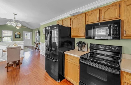 Kernersville Casa | Perfect Getaway, Close 2 Everything! Self Check-in