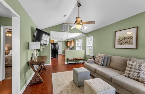 Kernersville Casa | Perfect Getaway, Close 2 Everything! Self Check-in