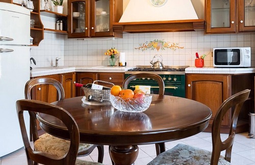 Duomo Apartamento | Perfect Heart of Florence-Super Upscale Location-Roomy-Washer-Elevator