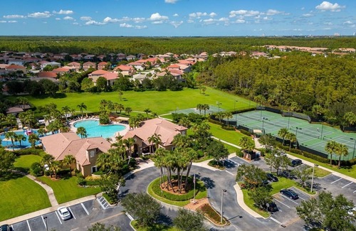 Botanica Lakes Casa | Perfect home away from home. Spacious clean home w/upscale community amities.