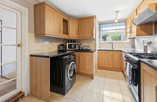 Northumberland Park Casa | Perfect Home for Spurs Fans! Peaceful Garden
