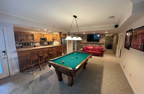 Mooresville Casa | Perfect Home for a Getaway with access to the lake and a backyard skate bowl!