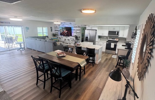 Pelican Casa | Perfect home one mile from water!