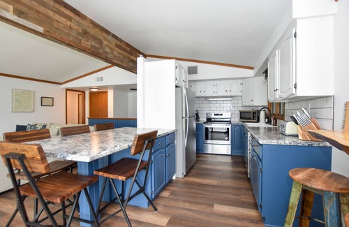 Wautoma Casa | Perfect LakeHome w/ Amazing Views of Big Silver Lake w/ Kayaks Hot tub &Maui Mat