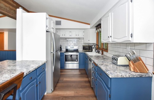 Wautoma Casa | Perfect LakeHome w/ Amazing Views of Big Silver Lake w/ Kayaks Hot tub &Maui Mat