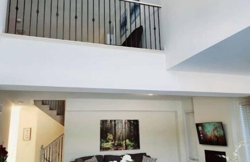 Wasaga Beach Casa | Perfect Large 4 bedroom 3 bathroom, Blue Mountain, Wasaga Beach Loft resort!