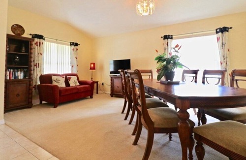 Kissimmee Villa | Perfect Large Gated Home w/ Pool Near Golf Course