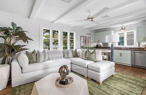 Seaside Casa | Perfect Layout for Two Couples. Beachside in the Middle of Seaside. Gulf View