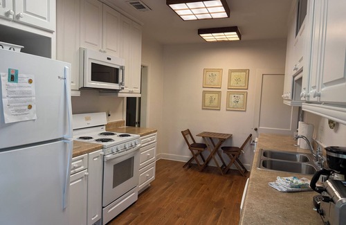 Saint Simons Island Cabaña | Perfect Location to King & Prince and Beach Access