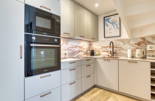 Trouville-sur-Mer Casa | Perfect location! Quiet fisherman's cottage / terrace, bbq, garage, bikes.