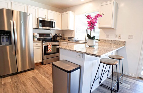 Ogden Casa | Perfect Location+4bd+Fully Fenced Yard+Gazebo+Hot Tub+Views!
