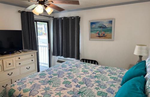Myrtle Beach Apartamento | Perfect Location at the Beach! 1st floor Unit !