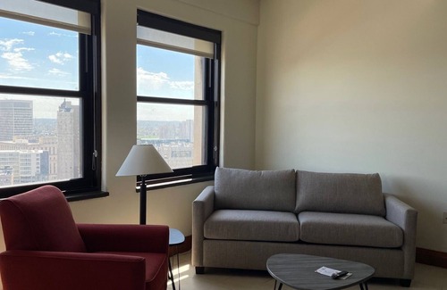 Downtown Detroit Apartamento | Perfect location for all the NFL Draft action!