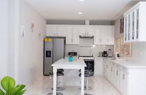 San Miguel Casa | Perfect Luxurious 4-bedroom house in delightful San Miguel with AC and pool