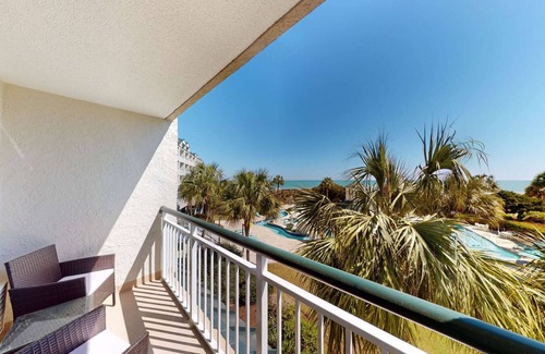 North Litchfield Beach Apartamento | Perfect Oceanfront Retreat | Outdoor Pool. Oceanfront King Suite