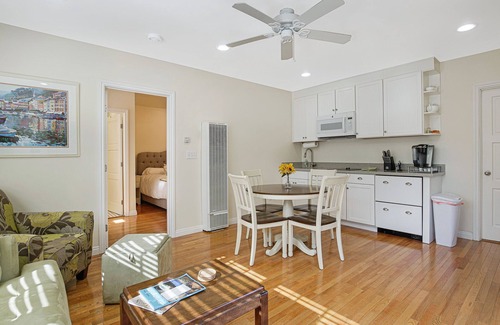 McLaughlin Cabaña | Perfect One Bedroom in Culver City/Mar Vista