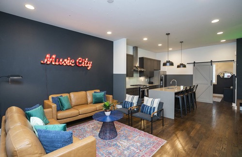 Hadley - Washington Casa | Perfect 💯 Palace in City Heights 🏙️ w/ Rooftop Terrace 🌆- ECH2